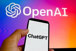 OpenAI CEO首次回应:不排除自研芯片,AI过度监管可能是灾难性的