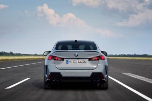 宝马与阿里巴巴合作 加速AI大模型“上车”